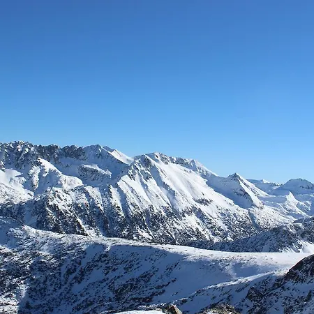 Cozy With Mountain View